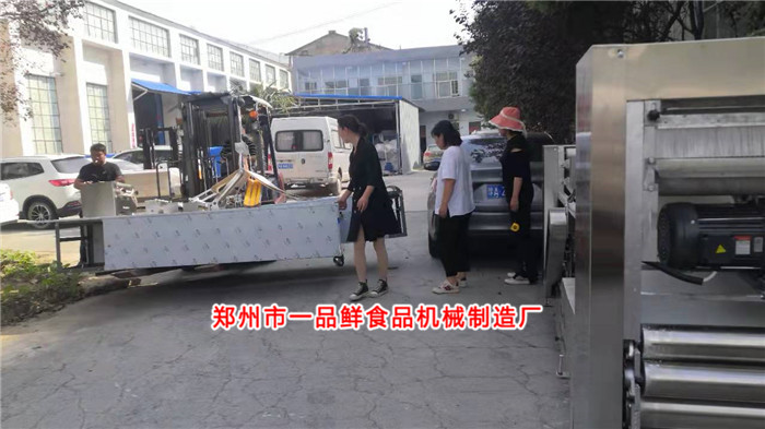 多功能面食設(shè)備生產(chǎn)線(xiàn)2